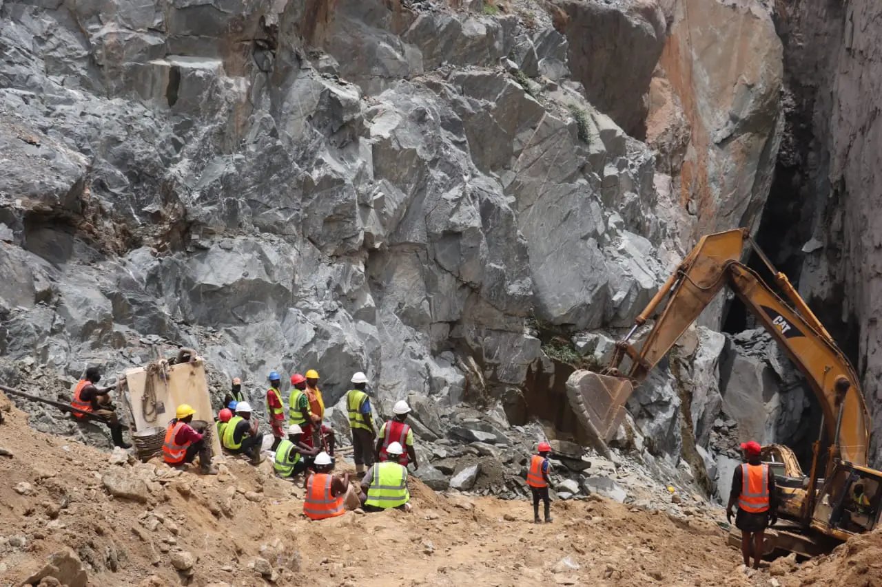 Niger's collapsed mine: Lack of equipment makes rescue operations difficult — Police