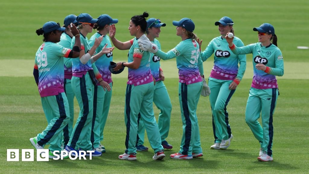 Oval Invincibles celebrate a wicket