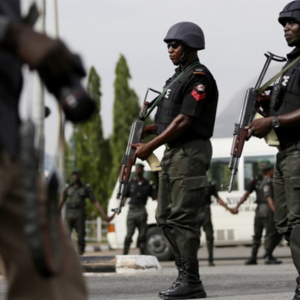 BREAKING: Security operatives disperse protesters, arrest 3 in Abuja